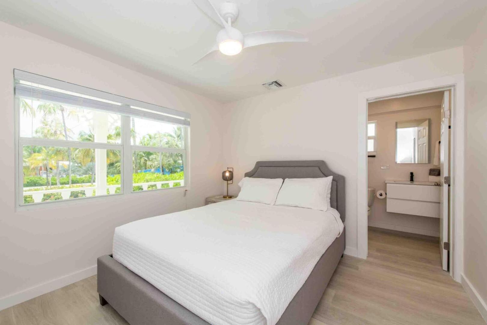 Thatch Hill - Renovated Beach House With Pool, Short Walk To The Rum Point Club Driftwood Village Exterior photo