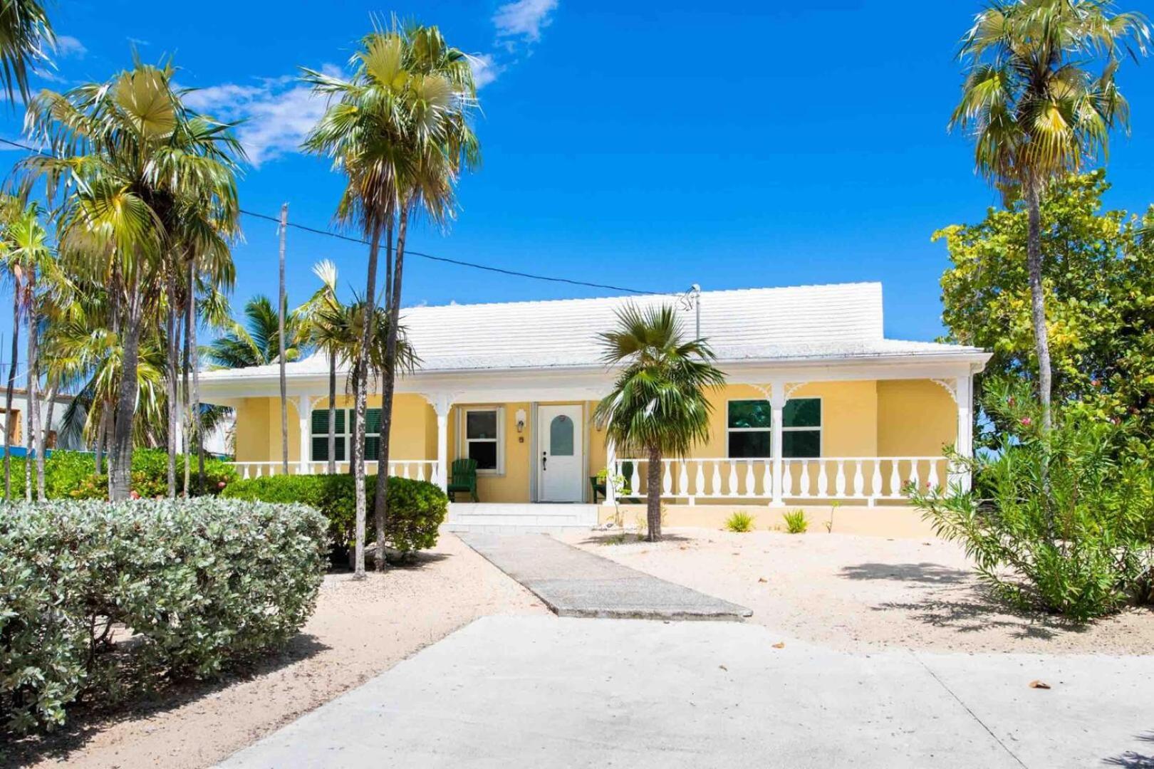 Thatch Hill - Renovated Beach House With Pool, Short Walk To The Rum Point Club Driftwood Village Exterior photo