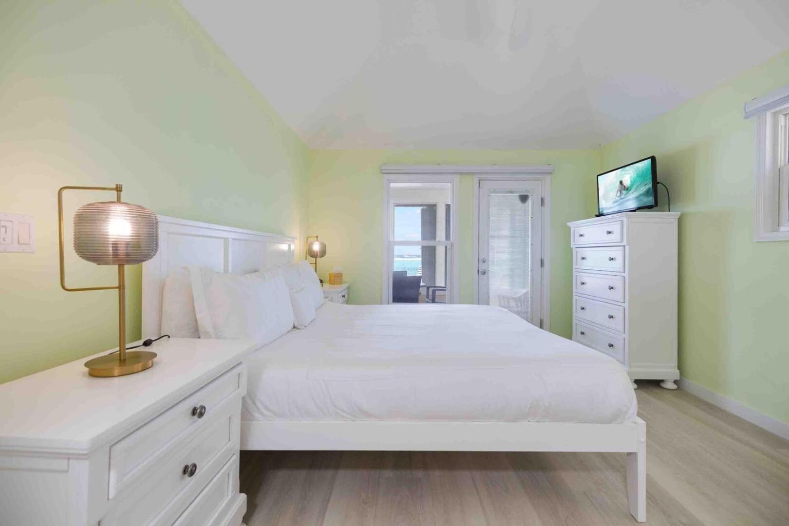 Thatch Hill - Renovated Beach House With Pool, Short Walk To The Rum Point Club Driftwood Village Exterior photo