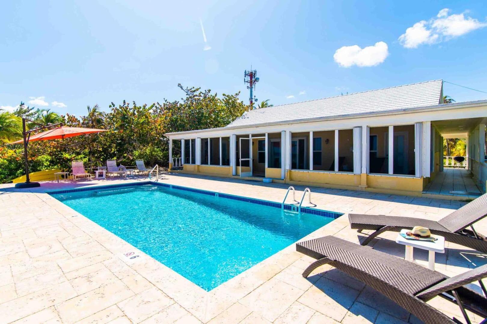 Thatch Hill - Renovated Beach House With Pool, Short Walk To The Rum Point Club Driftwood Village Exterior photo